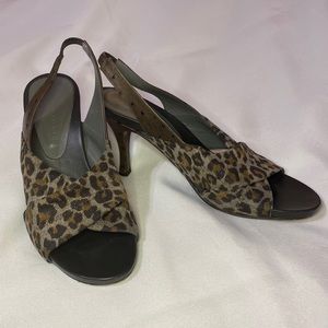 Donald Pilner leather & leopard print Avery sling back heel size 8 1/2